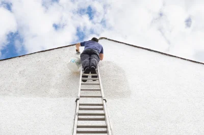 Peinture extérieure à Moyon Villages — façades et ravalement